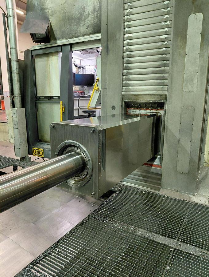 Used Alesatrice montante mobile con doppia tavola FPT SPIRIT 450