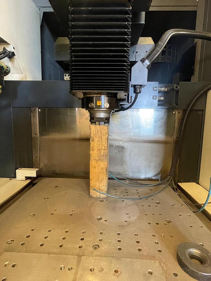 Used Elettroerosione a tuffo MAKINO EDNC 43 S