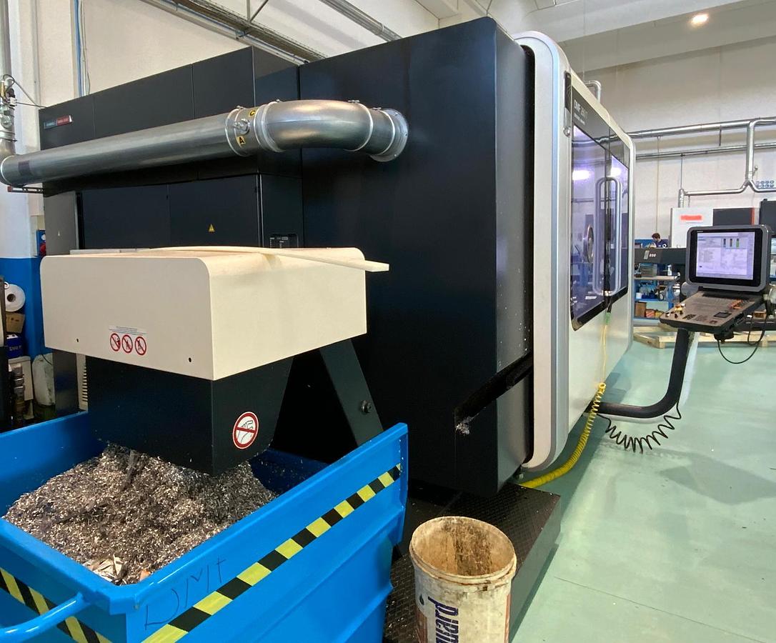 Used Centro di lavoro 5 assi a montante mobile DMF 260-7