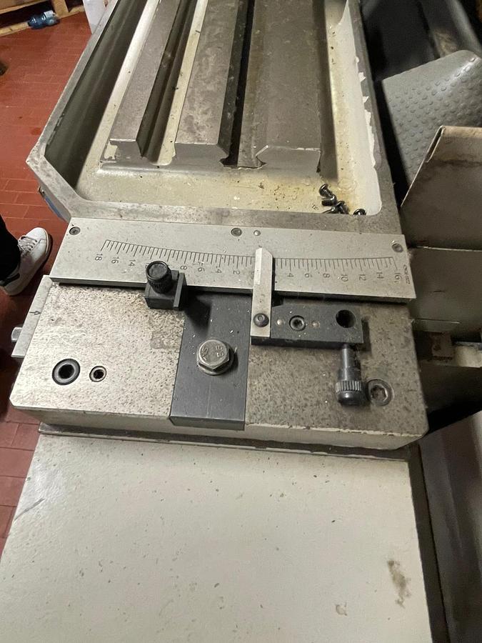 Used Rettifica universale JHONES & SHIPMAN 1300 X 