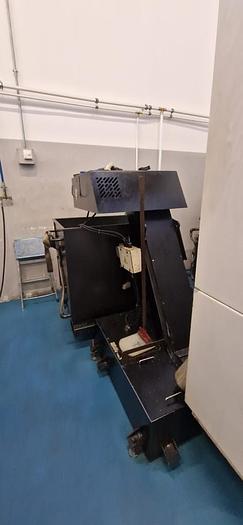 Usato CENTRO DI LAVORO VERTICALE 5 ASSI IN CONTINUO HURON K2X8F