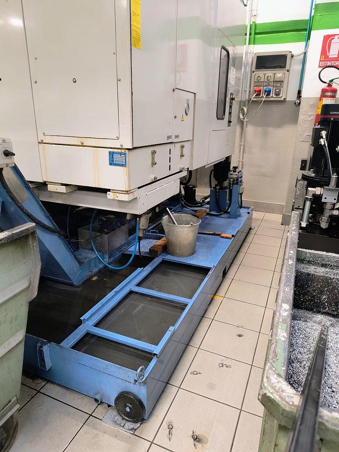 Used Centro di lavoro verticale pallettizzato MAZAK VARIAXIS 630