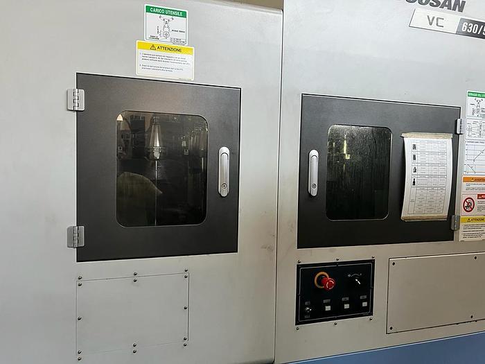 Usato CENTRO DI LAVORO VERTICALE DOOSAN VC 630-5AX
