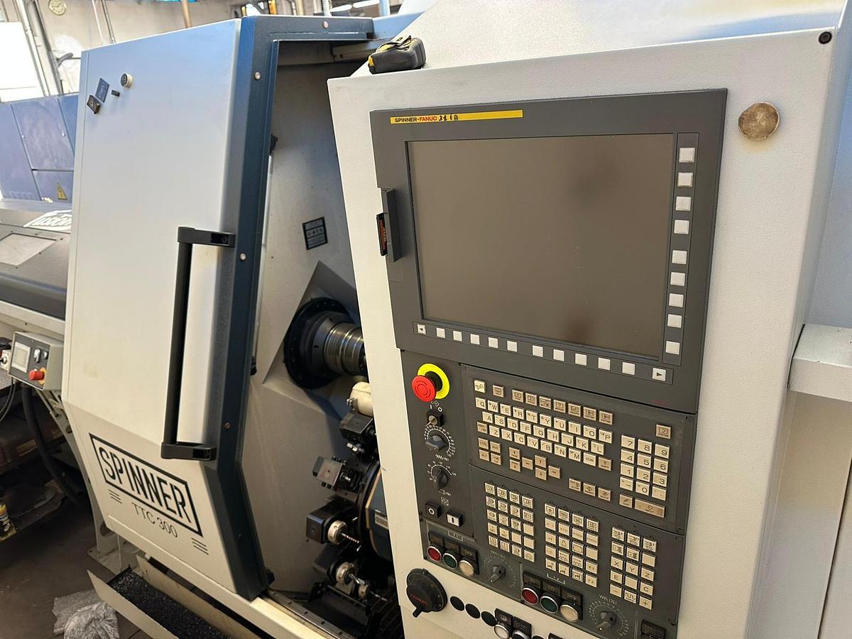 Used Tornio CNC ad asse orizzontale SPINNER