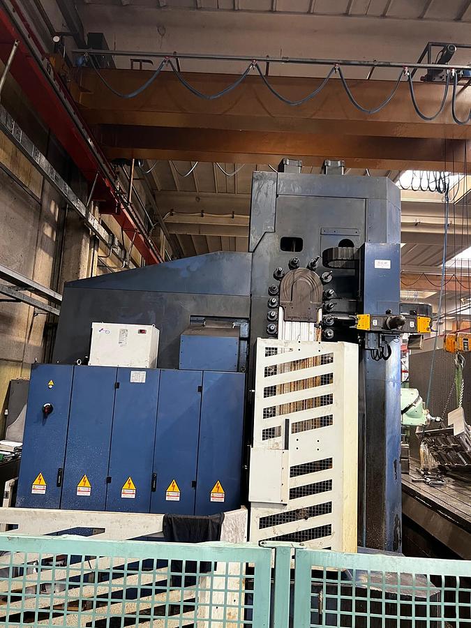 Used Fresatrice a montante mobile SACHMAN MP212