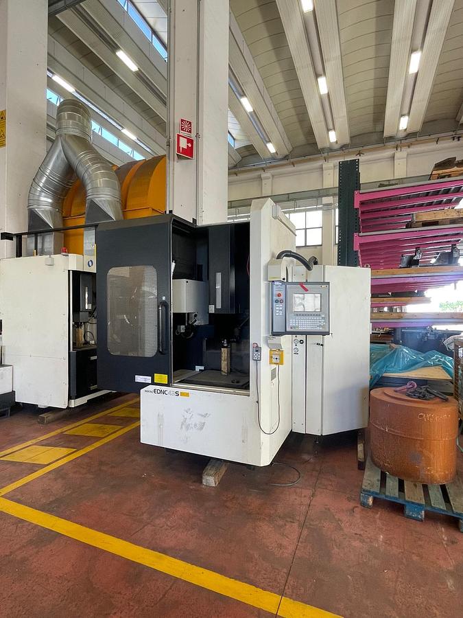 Used Elettroerosione a tuffo MAKINO EDNC 43 S 
