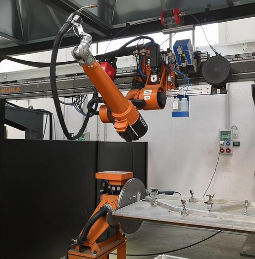 Usato IMPIANTO ROBOTIZZATO DI SALDATURA KUKA RVL20-6