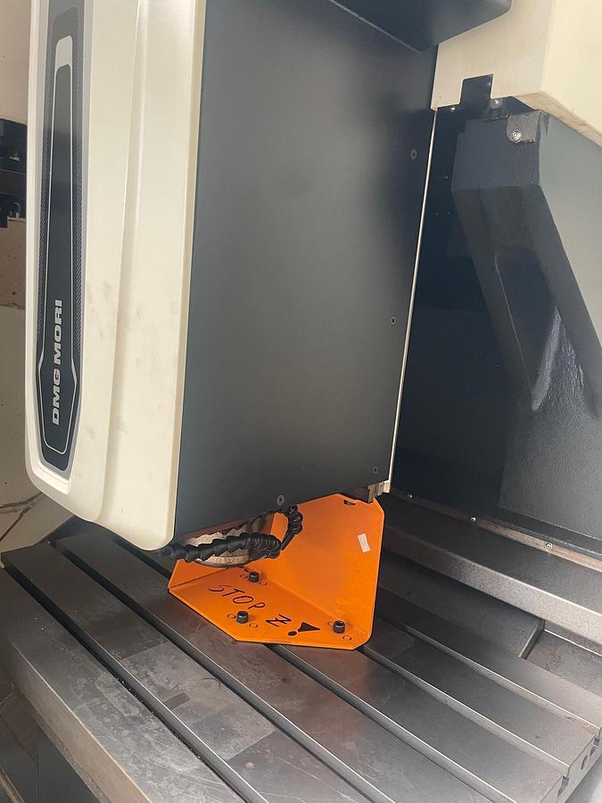 Used Centro di lavoro verticale DMG MORI CMX 600 V 