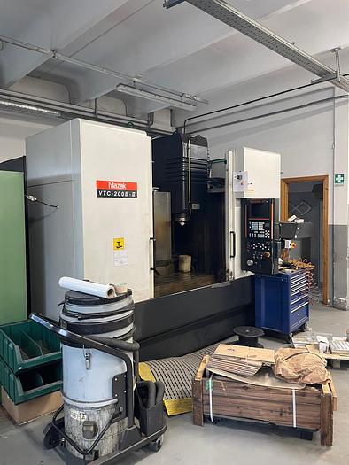 Usato Centro di lavoro verticale MAZAK VCT 200 B