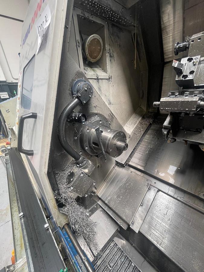 Used Tornio CNC ad asse orizzontale DOOSAN PUMA 2000