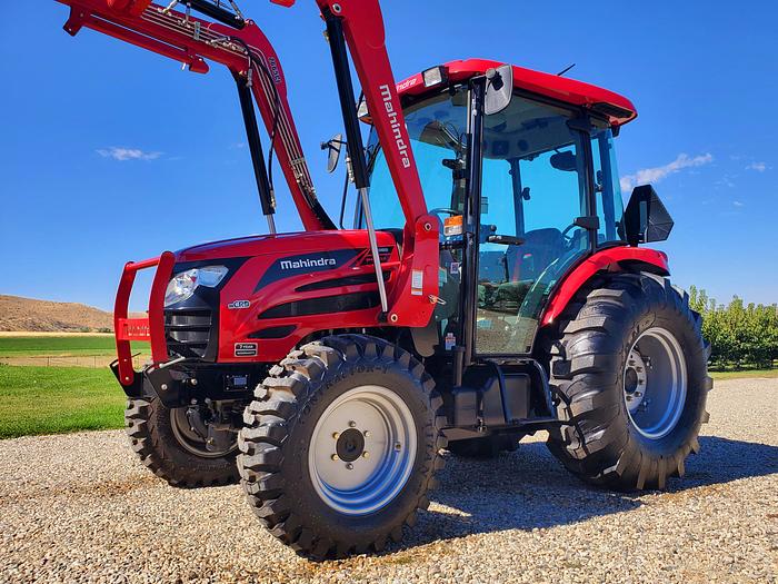 Mahindra 2665ST Tractor w/ Loader ** 2 hrs - Never Used **