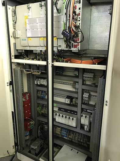 Usato CENTRO DI LAVORO A MONTANTE MOBILE HEDELIUS C80