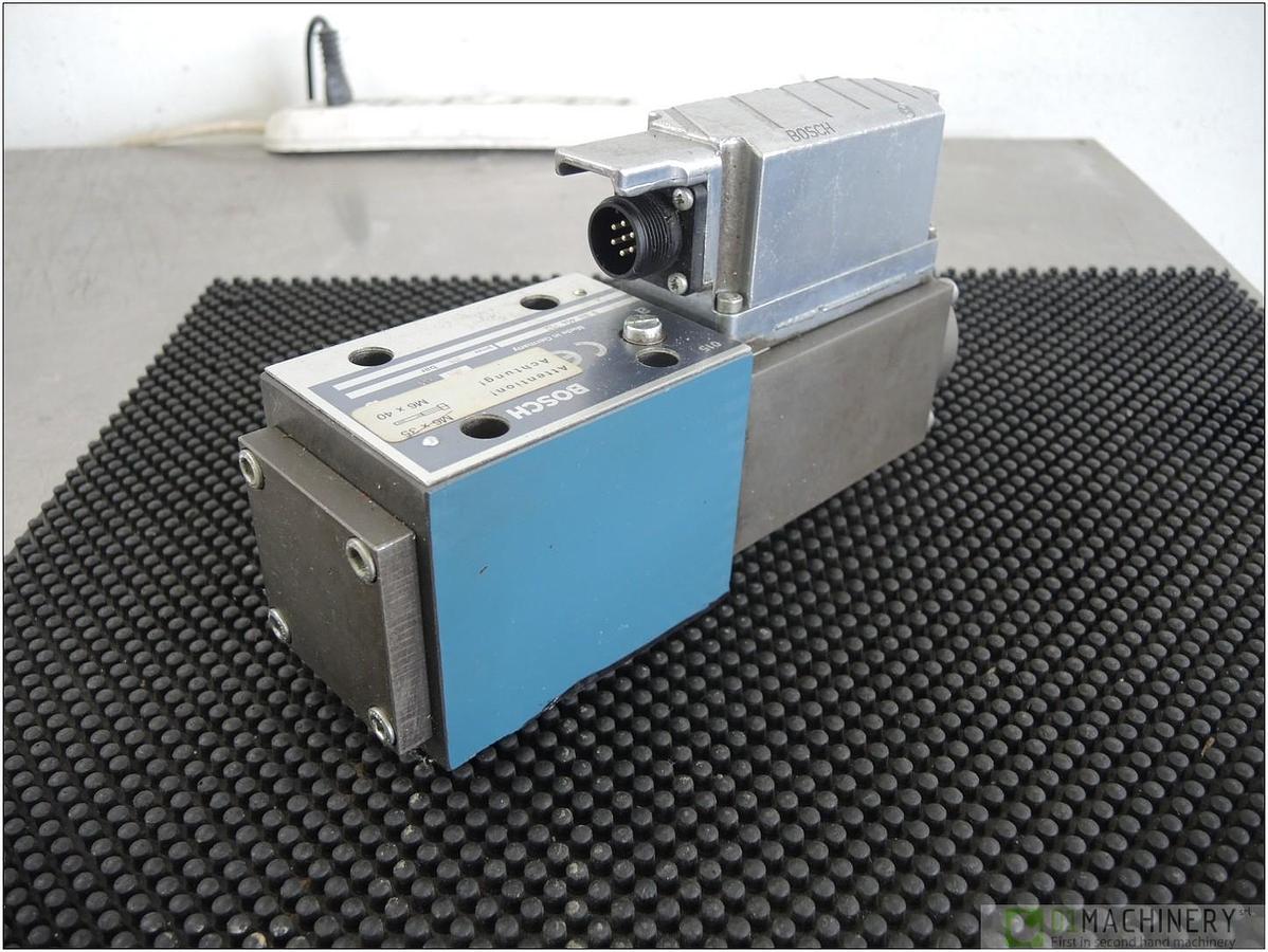  BOSCH 0 811 404 752