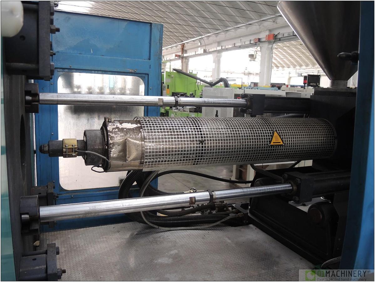 2001 PLASTIC METAL UNIKA 150