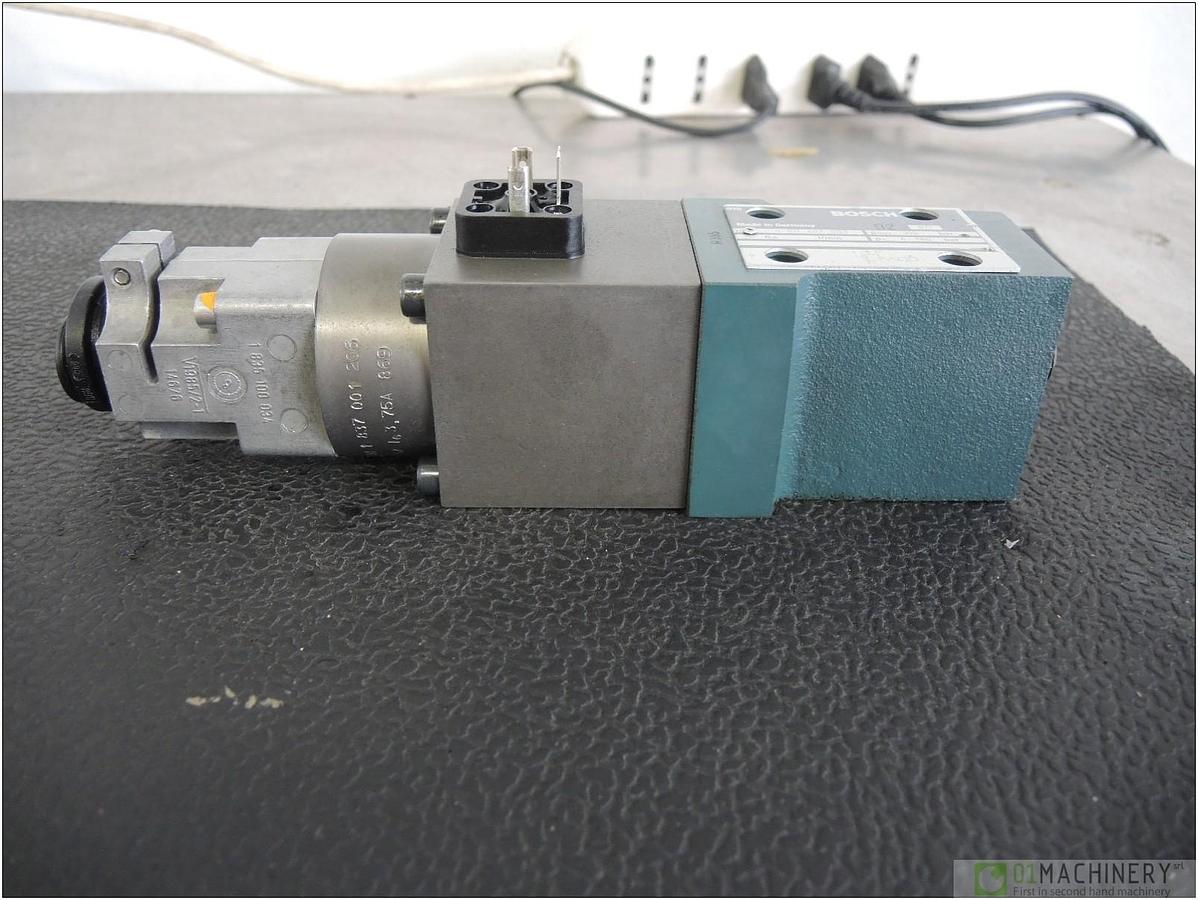 2000 BOSCH 0811402003