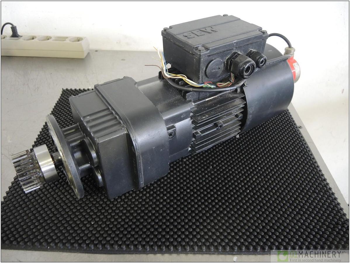 SEW RF17 DT71D4/BMG/HR