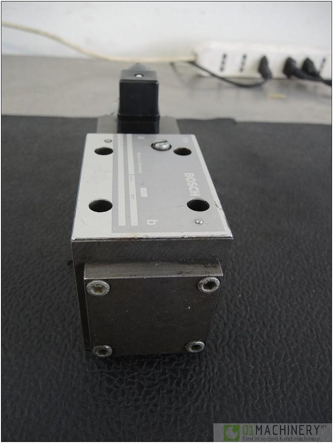 Usato 2000 BOSCH 0811403001 AI2233