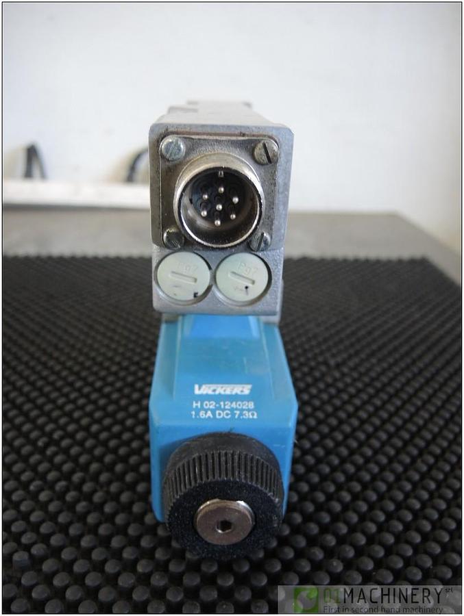 VICKERS KAGC3250DZM2PD7H110