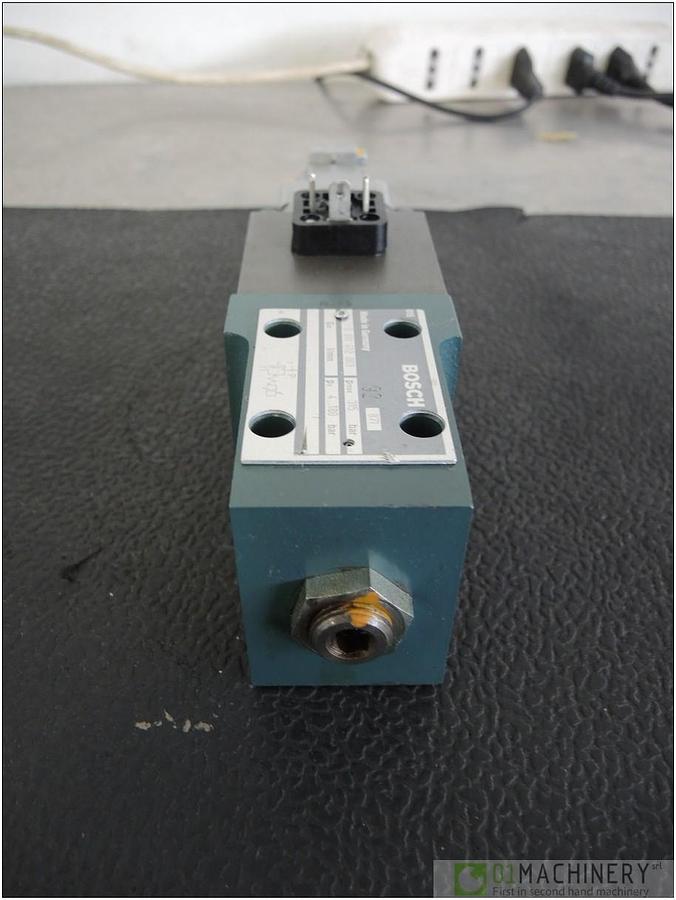 2000 BOSCH 0811402003