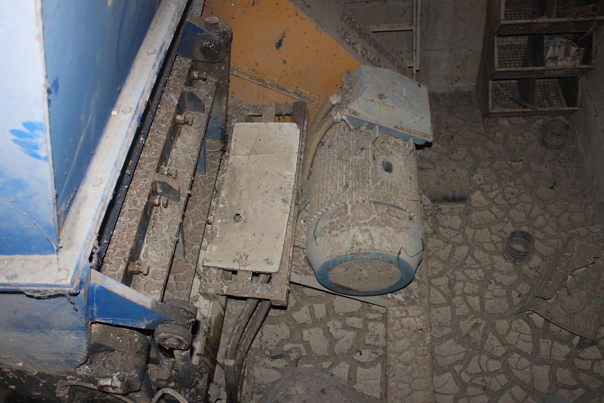 2001 PREVIERO MU916PRT