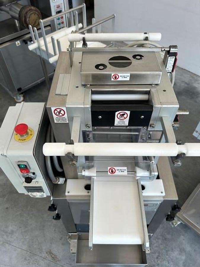 Usato linea pasta fresca ripiena pastorizzata