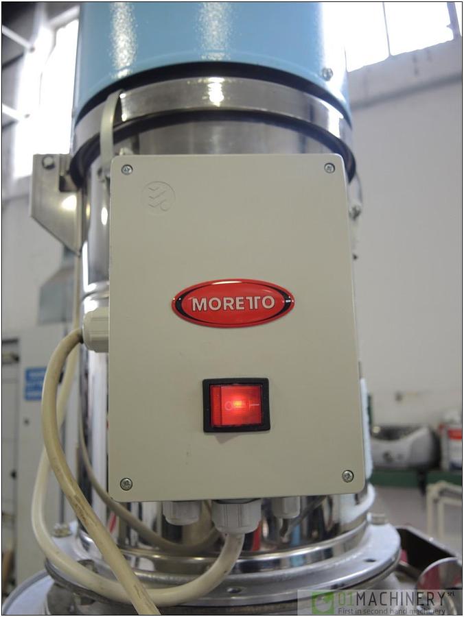 2004 MORETTO EH1A 3
