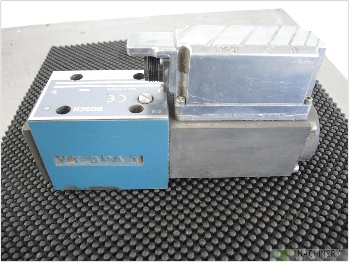  BOSCH 0 811 404 752