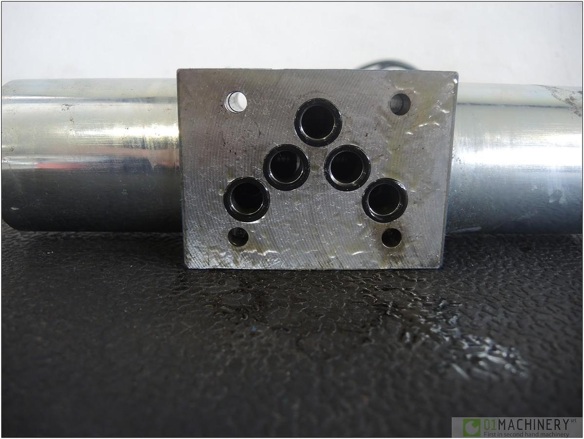 2010 REXROTH R900588201