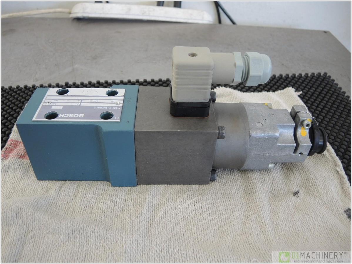 BOSCH 0 811 402 003