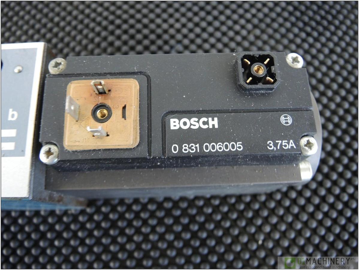 BOSCH 0 811 402 105