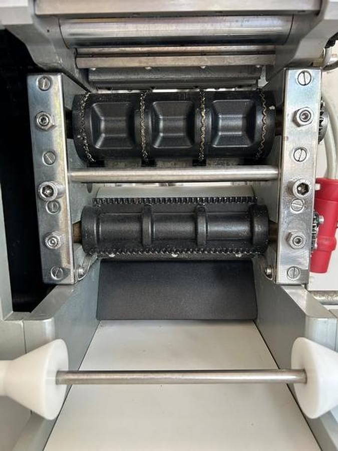 Usato linea pasta fresca ripiena pastorizzata