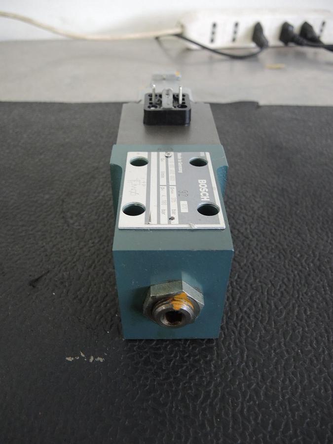 2000 BOSCH 0811402003