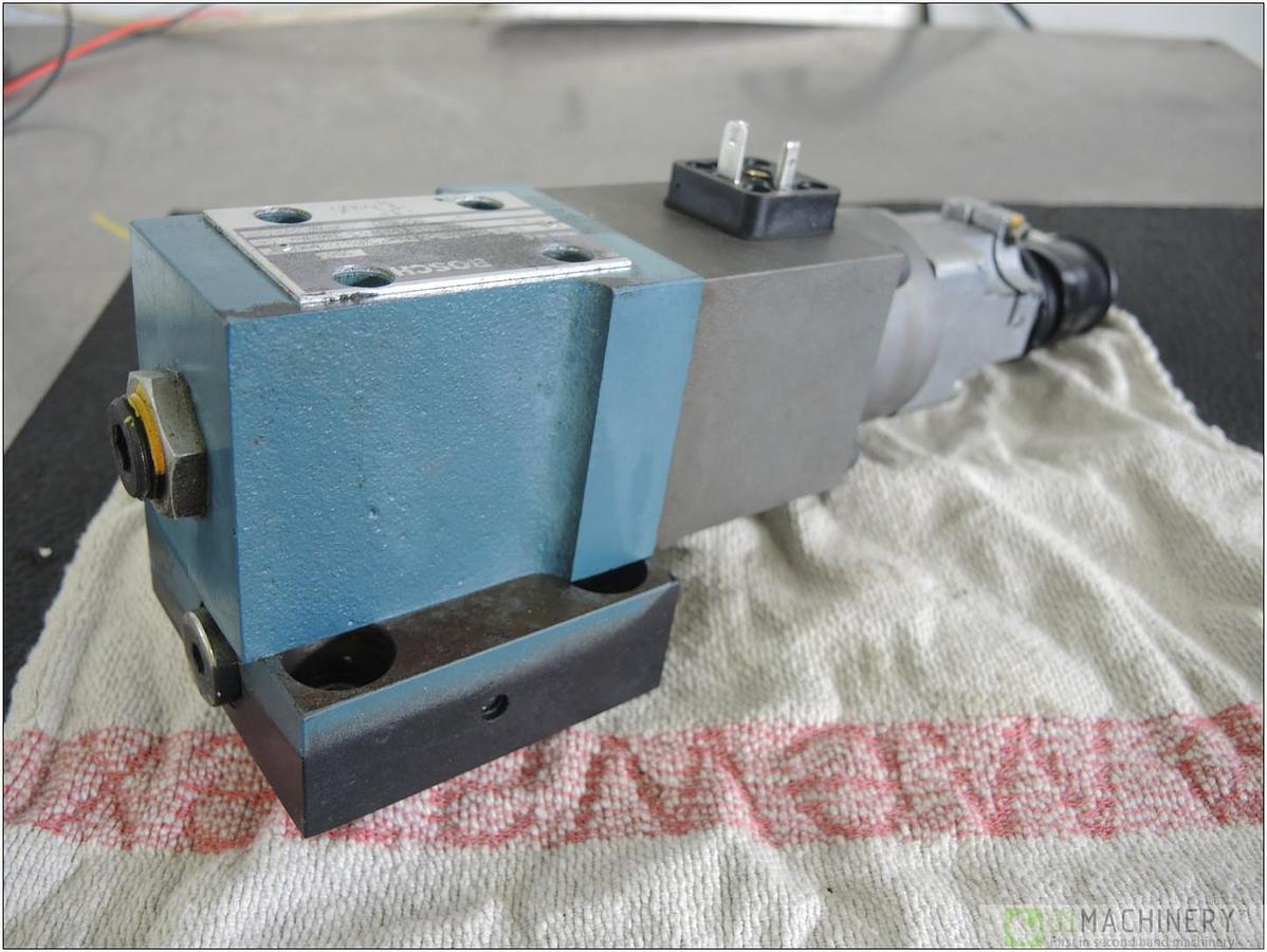 BOSCH 0 811 402 003