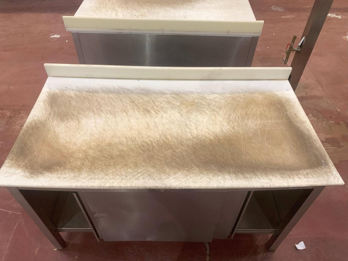 Usato TAVOLO ARMADIATO AL0888