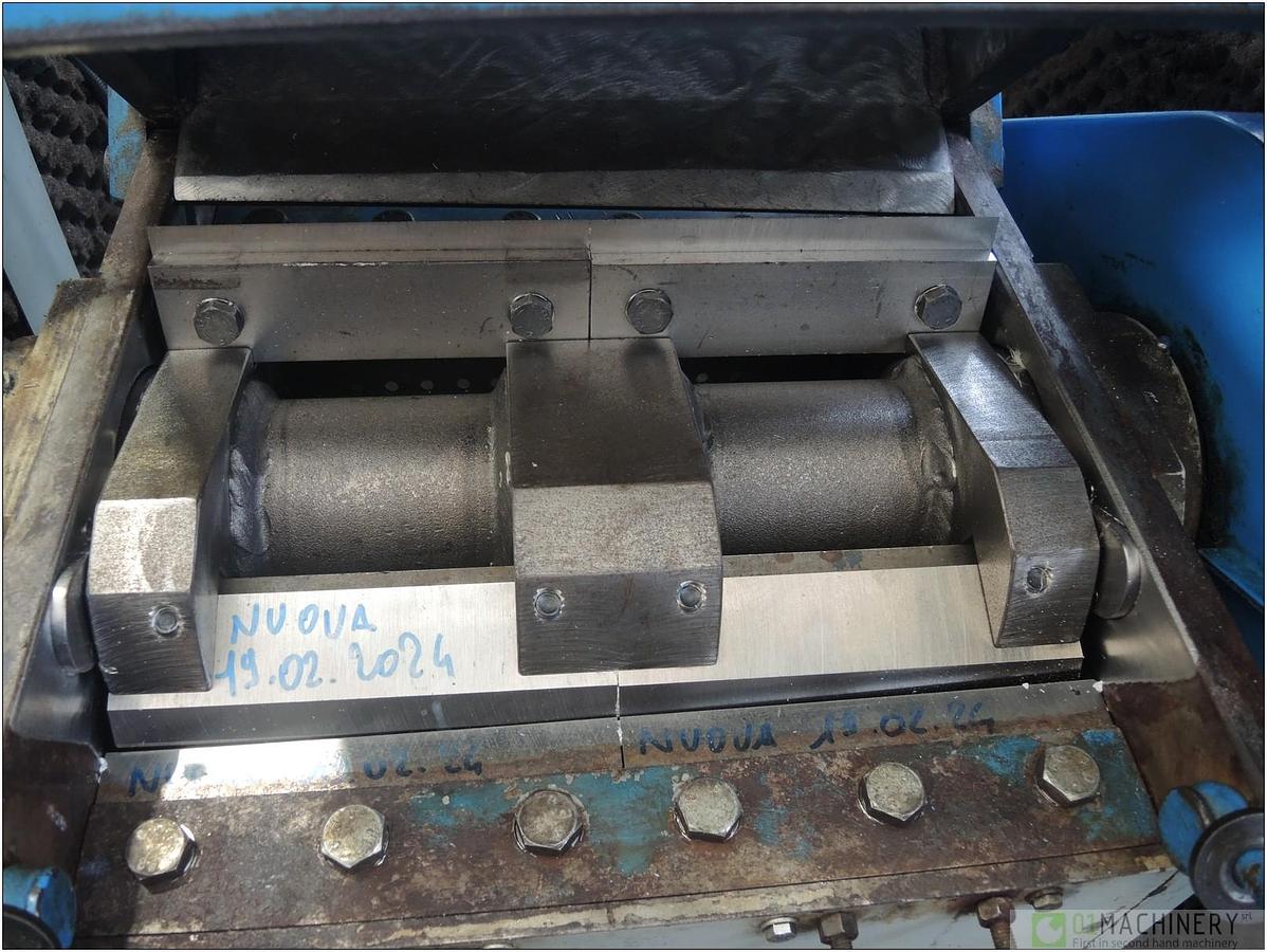 Usato 2004 MECCANOPLASTICA CBS 25/40 AI2176