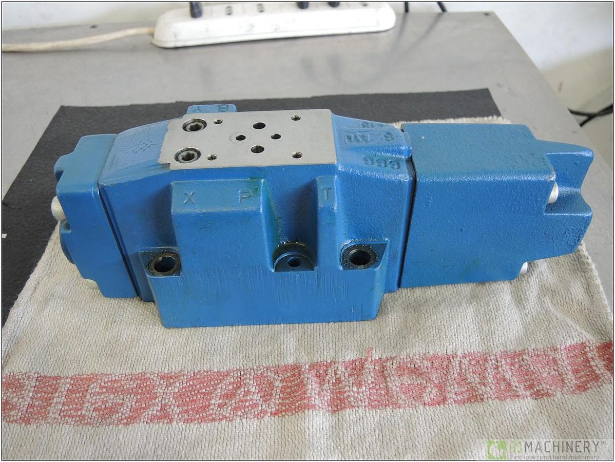 2011 REXROTH MNR: R900971415