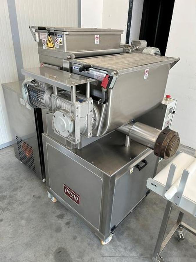 Usato linea pasta fresca ripiena pastorizzata