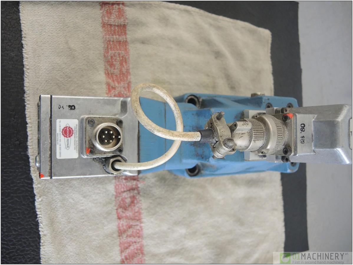 2010 MOOG D662-808C