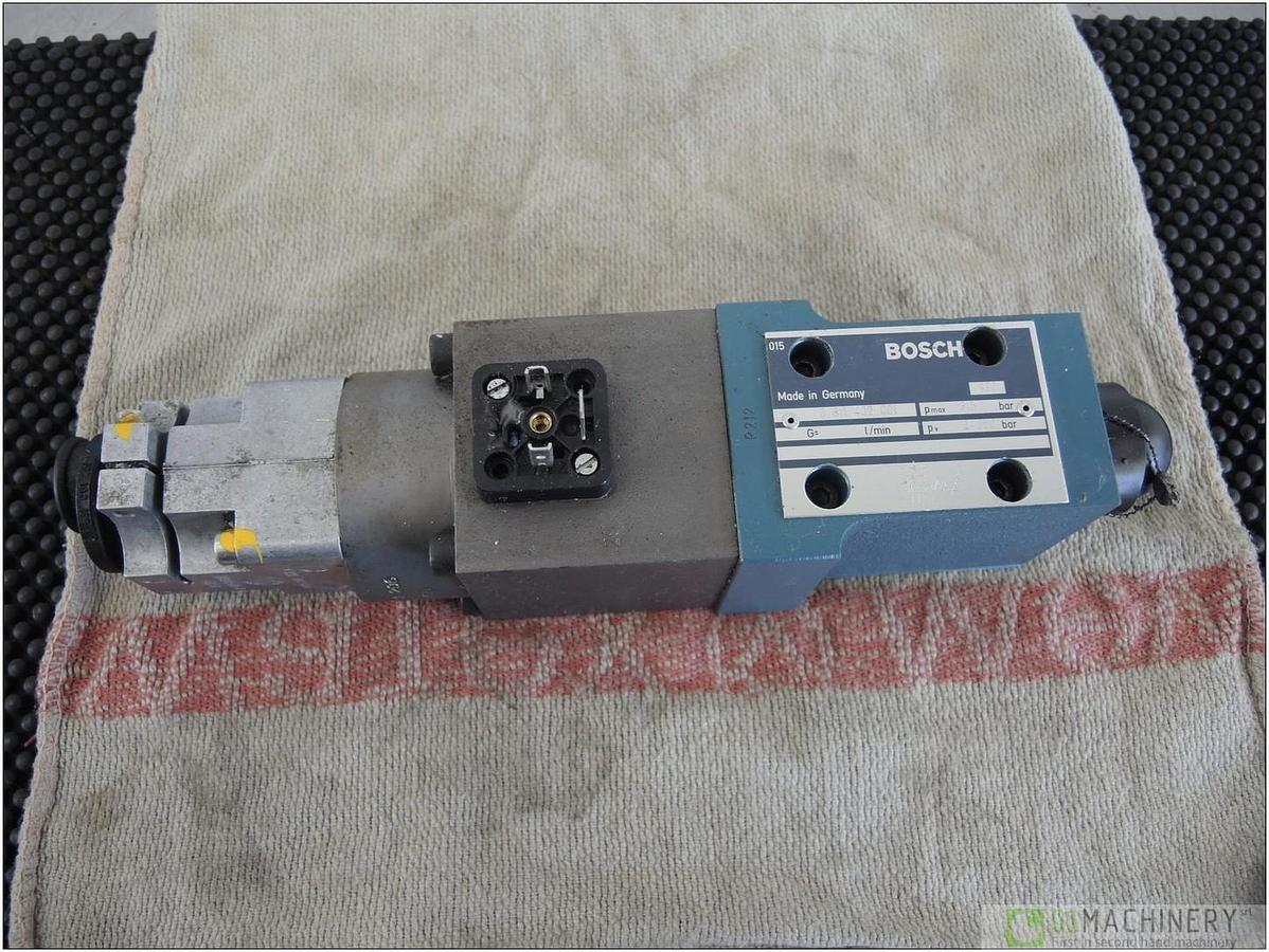  BOSCH 0 811 402 001