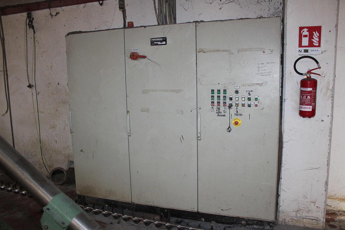 2001 PREVIERO MU916PRT