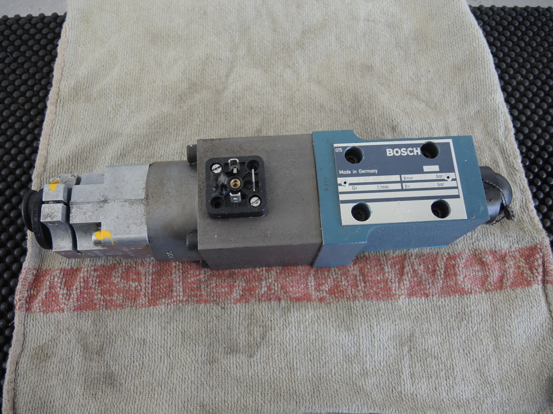 BOSCH 0 811 402 001