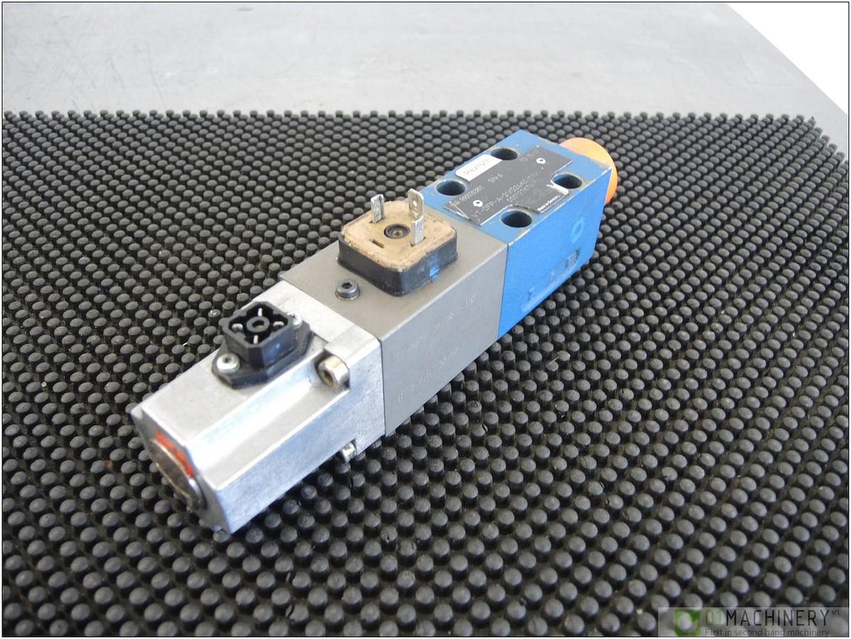 REXROTH R900703811