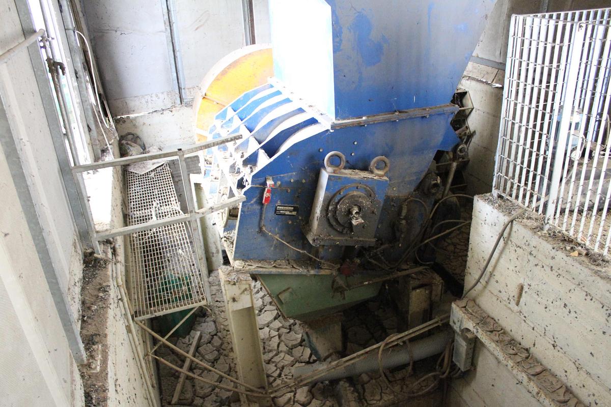 2001 PREVIERO MU916PRT