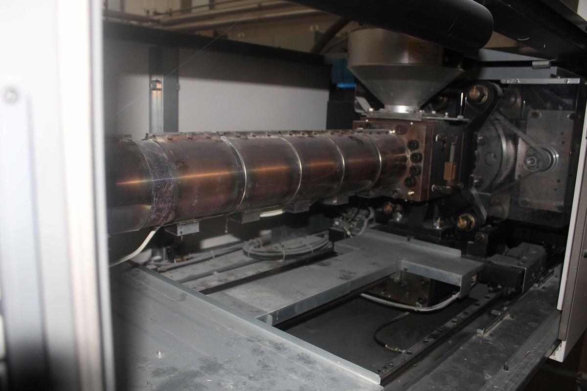 2012 FANUC ROBOSHOT 150B S2000i