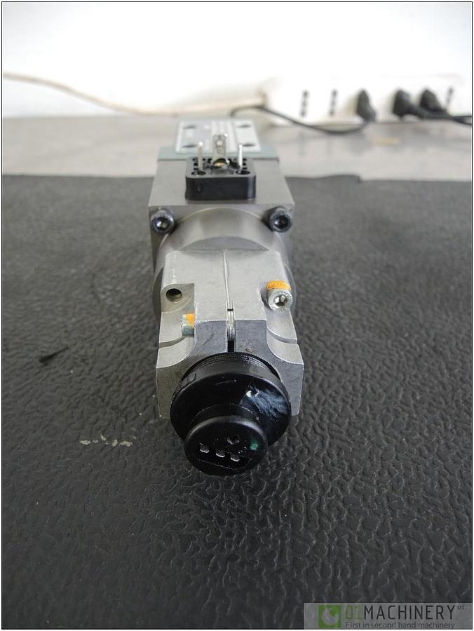 2000 BOSCH 0811402003