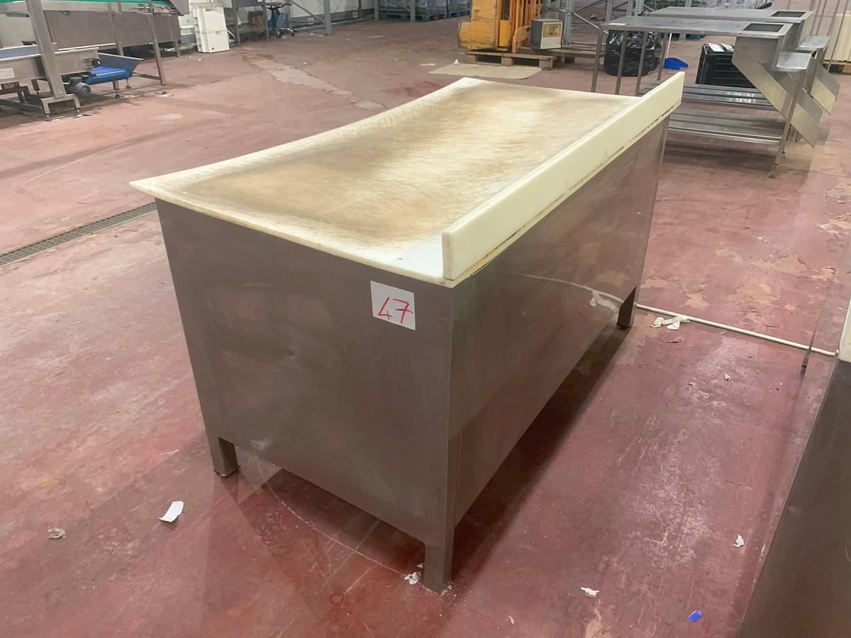 Usato TAVOLO ARMADIATO AL0888