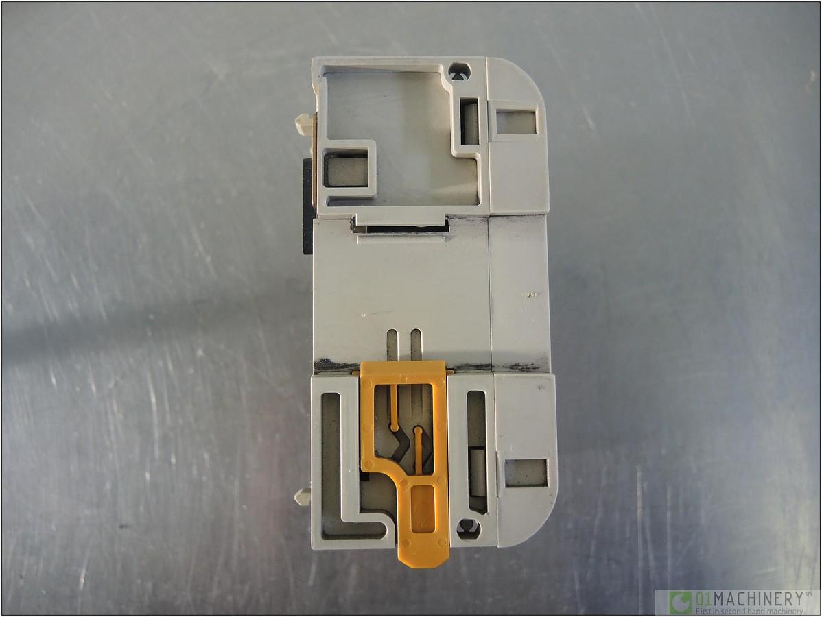 1998 OMRON CQM1-PA203