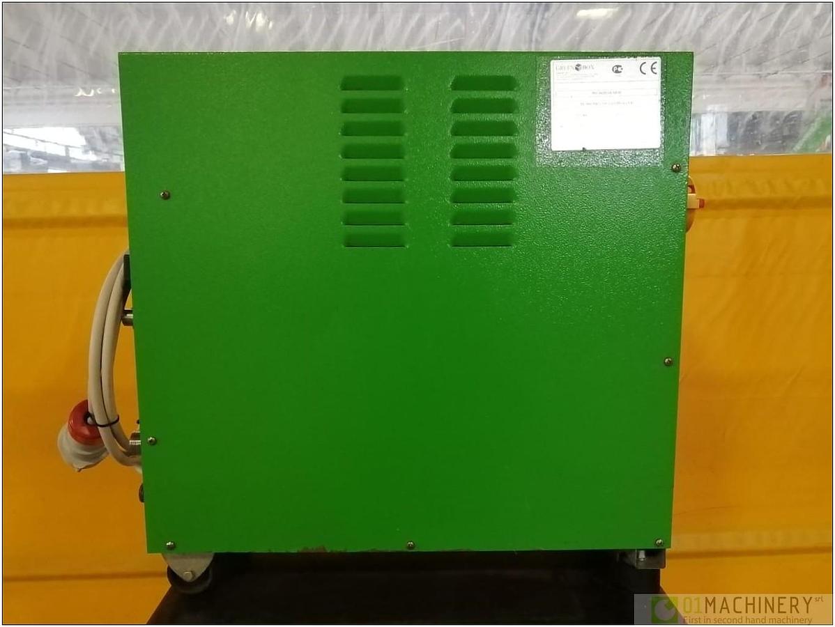2012 GREEN BOX MICROBOX NEW