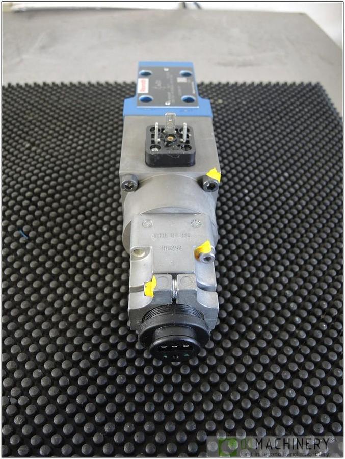  BOSCH 0 811 402 001