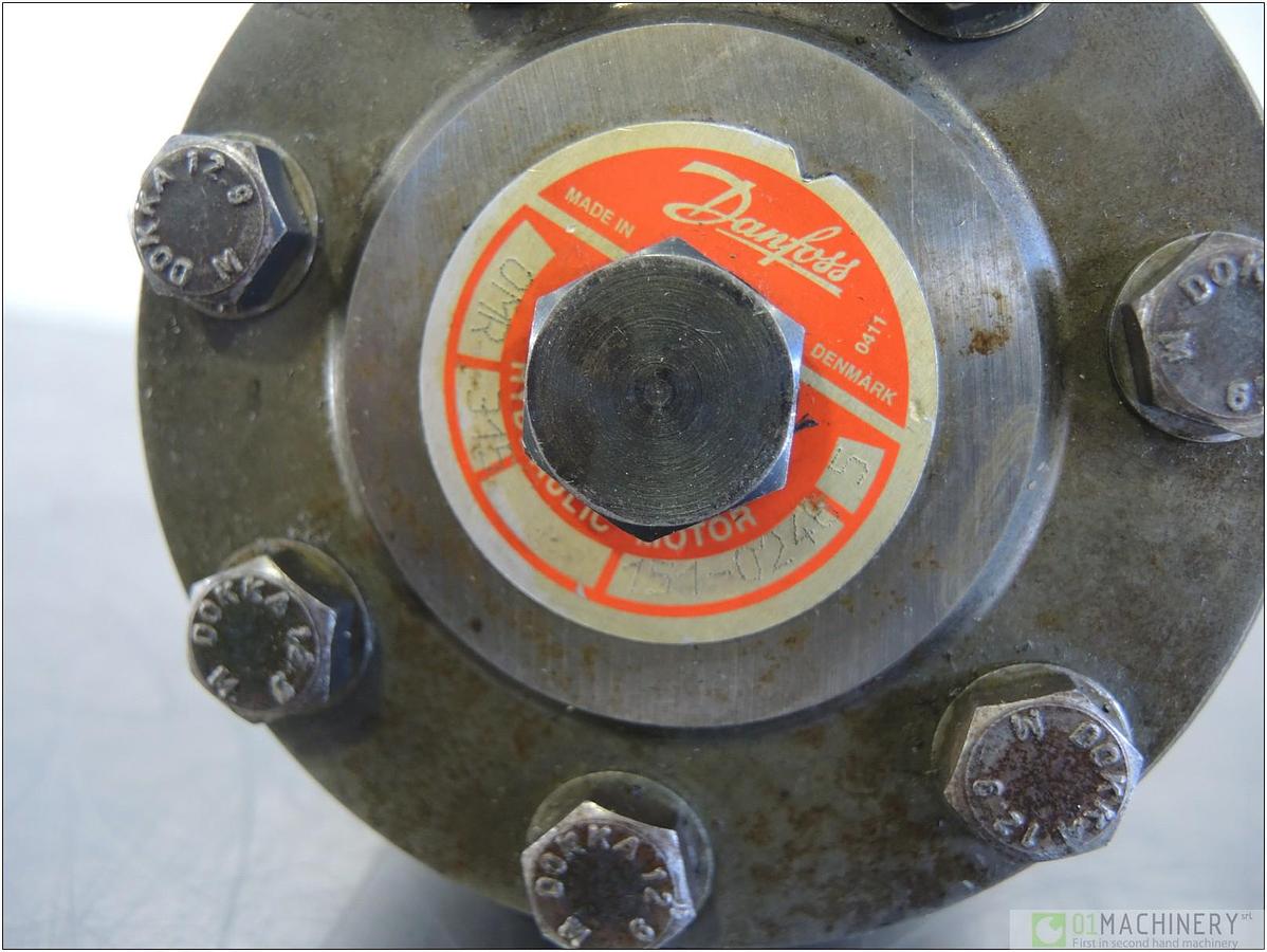 2002 DANFOSS OMR 315